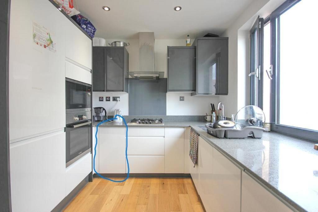 London Anayah Apartments Room photo